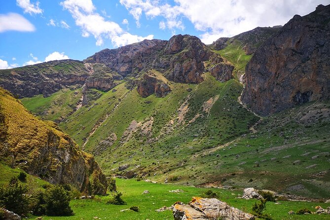 3-Day Hiking & Trekking Tour Remote Villages in Guba Azerbaijan - Weather and cancellation planning