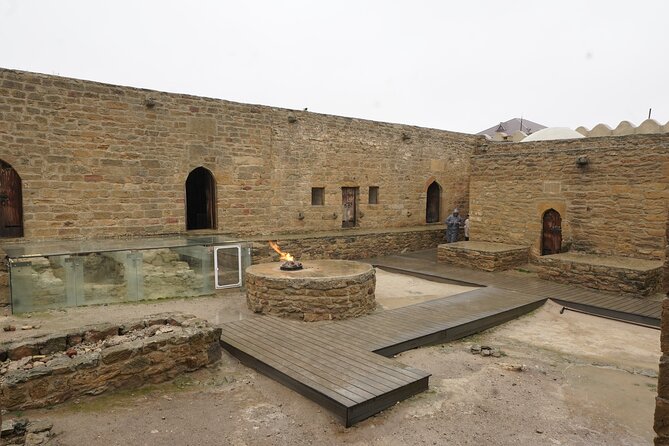 Ateshgah Fire Temple and Yanardag Fire Mountain Private Tour - What the private guide adds
