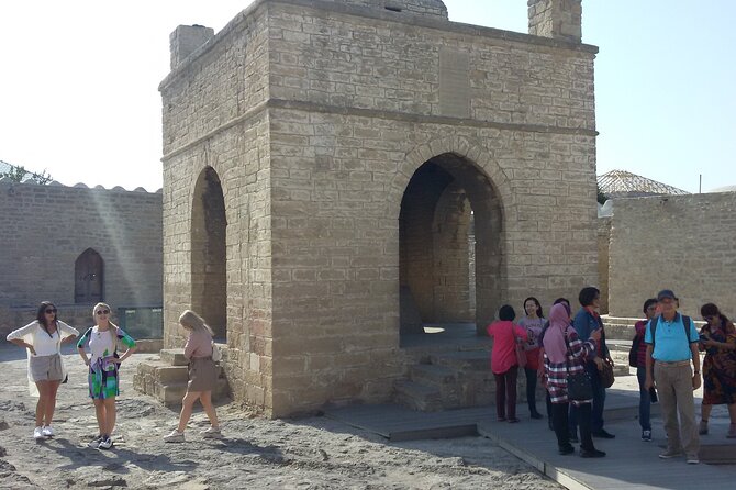 Ateshgah Fire Temple and Yanardag Fire Mountain Private Tour - The drive from central Baku to Ateshgah
