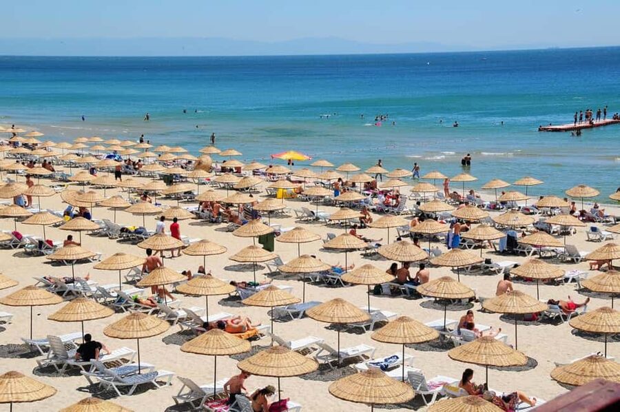 Azerbaijan Beach resort - Choosing between speed, paddling, and height