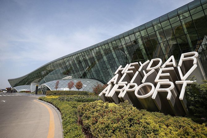 Baku Airport Transfer - The 25 to 45 minute ride into Baku