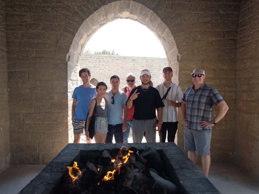 Baku: Atashgah Fire Temple & Burning Mountain Half-Day Tour - The guide can make the short visit work