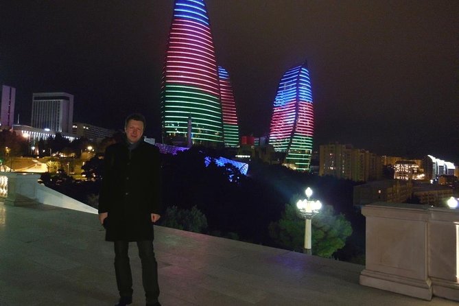 Baku by Night: Small-Group Walking Tour - Seeing the Flame Towers from Uphill Park