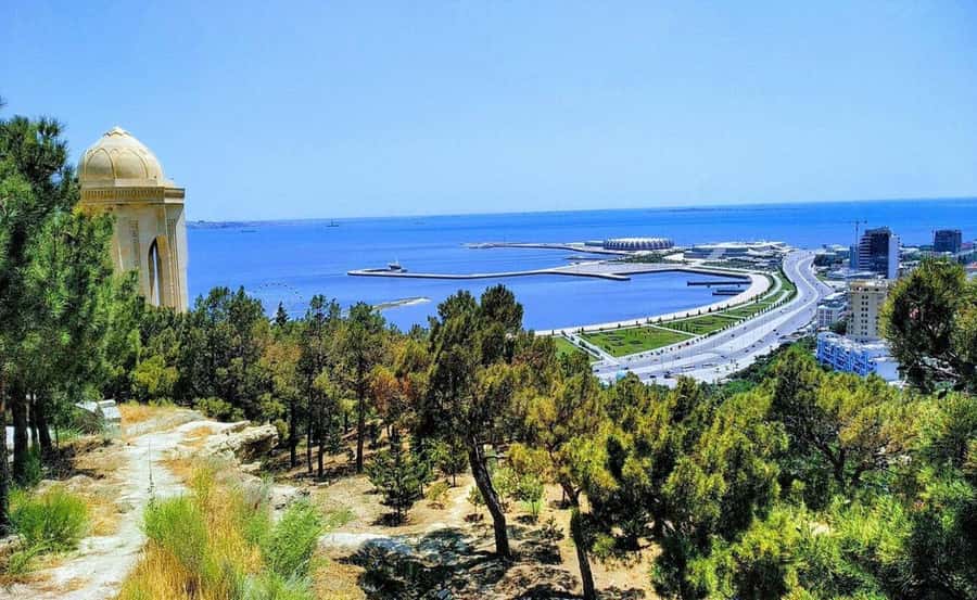Baku City Group Tour - Timing, walking, and weather