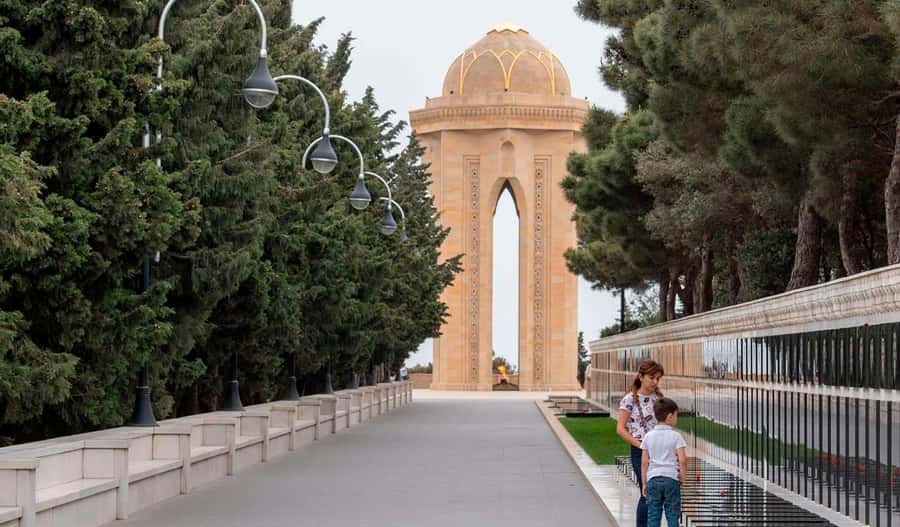 Baku: Discovery City Tour Culture, Architecture & Views - Key points to know before booking