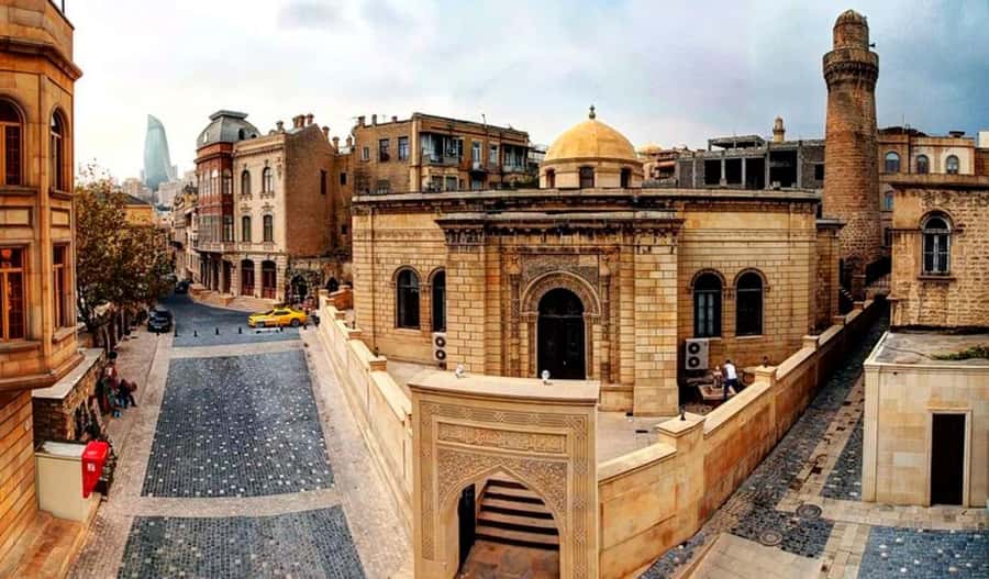 Baku: Discovery City Tour Culture, Architecture & Views - Wandering through Baku’s UNESCO-listed Old City