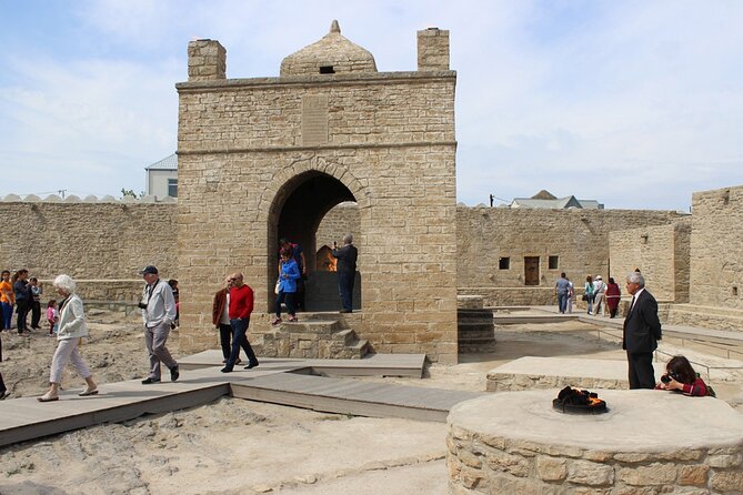 Baku : Gobustan, Absheron Sights Guided Day Trip Lunch included - Lunch at a local restaurant