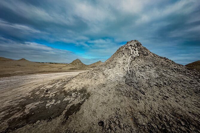 Baku: Gobustan, Mud Volcano, Fire Temple & Burning Mountain - Why this route makes sense from Baku