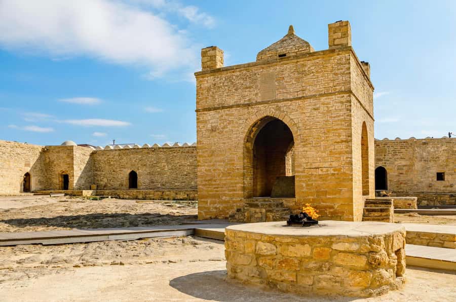 Baku: Gobustan, Mud Volcanoes & Absheron (Group or Private) - Ateshgah explains the sacred side of fire