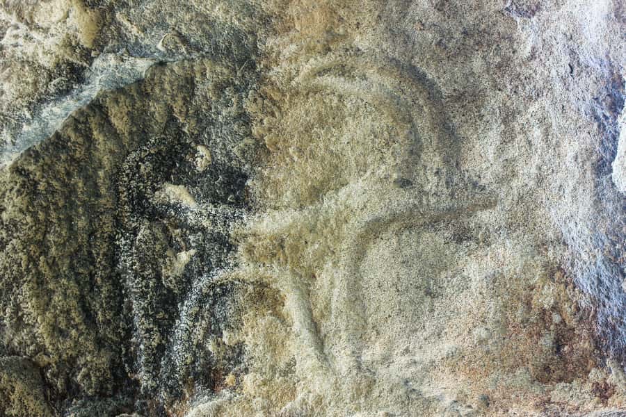 Baku: Gobustan, Mud Volcanoes, Ateshgah, and Yanardag Tour - Lunch in Baku: a useful pause, but bring extra money