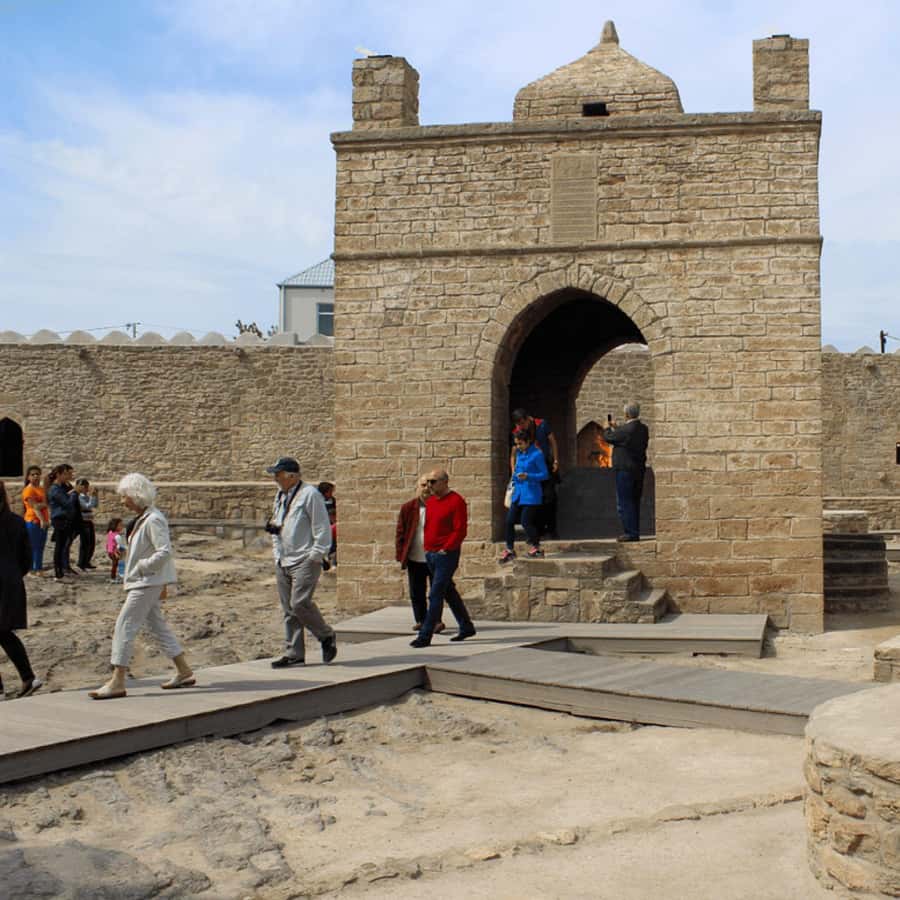Baku: Gobustan, Mud Volcanoes, Fire Temple, & Yanar Dag Tour - Why this Baku day trip is worth your time