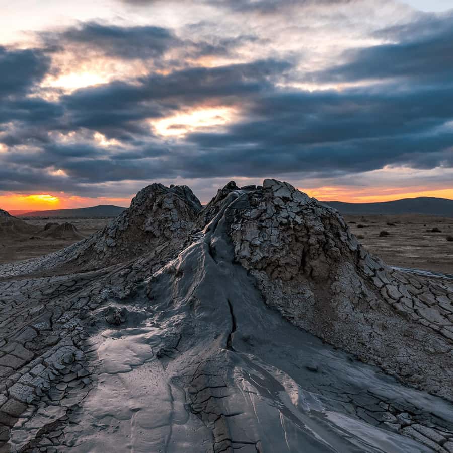 Baku: Gobustan, Mud Volcanoes, Fire Temple, & Yanar Dag Tour - The odd, muddy drama of Azerbaijan’s volcanoes