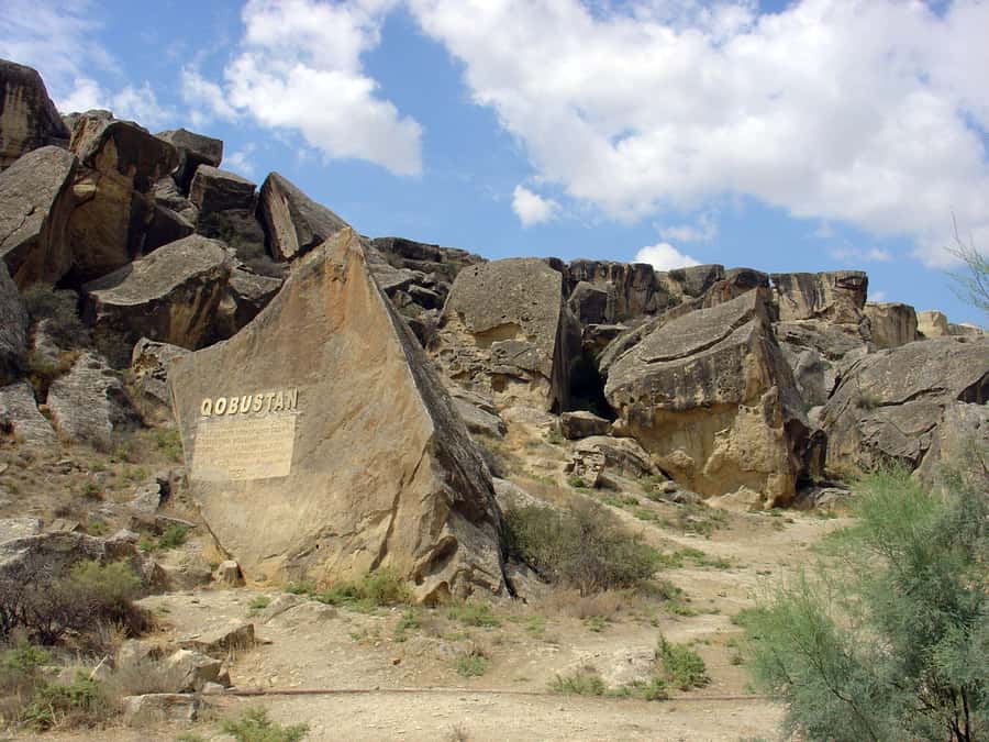 Baku: Gobustan, Mud Volcanoes, Fire Temple, & Yanar Dag Tour - Feeling the heat at Yanar Dag