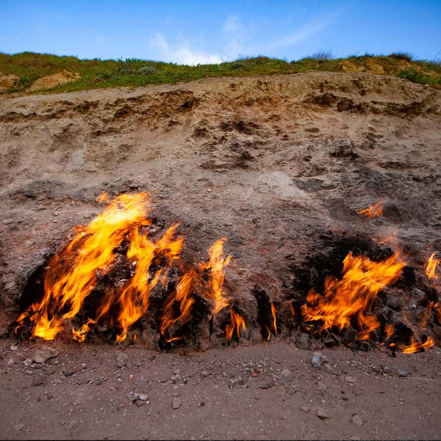 Baku: Gobustan, Mud Volcanoes, Fire Temple, & Yanar Dag Tour - The price: cheap entry, extra costs