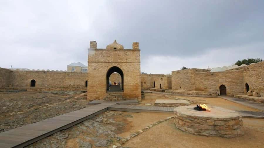 Baku:Gobustan Mud Volcanoes Temple & Entry tickets included - The Gobustan mud volcanoes and the rough-road adventure