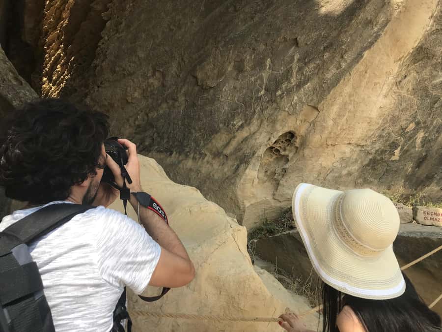 Baku: Gobustan, Volcanoes, Fire Temple and Yanardag Day Trip - Key points before you book