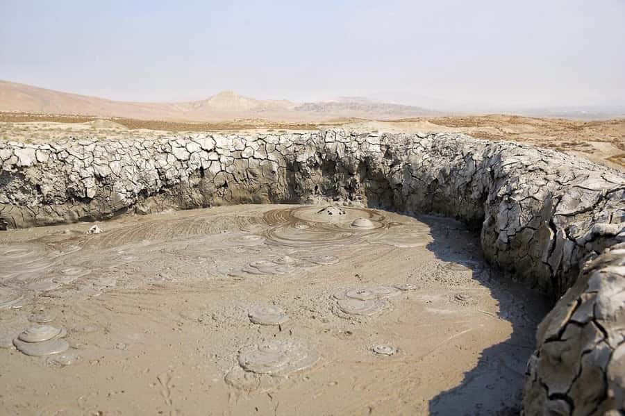 Baku: Gobustan, Volcanoes, Fire Temple and Yanardag Day Trip - Why this day trip works so well from Baku