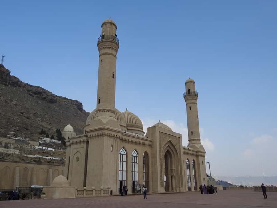 Baku: Gobustan, Volcanoes, Fire Temple and Yanardag Day Trip - Ateshgah Fire Temple and the story of sacred flames