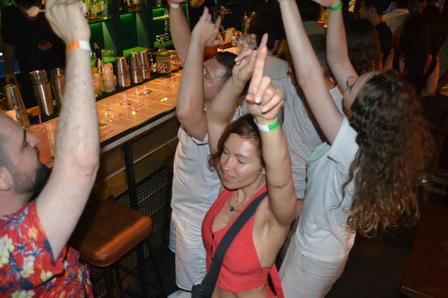 Baku: Guided Bar Crawl with Shots and Nightclub Entry - Starting at Finnegan’s in central Baku