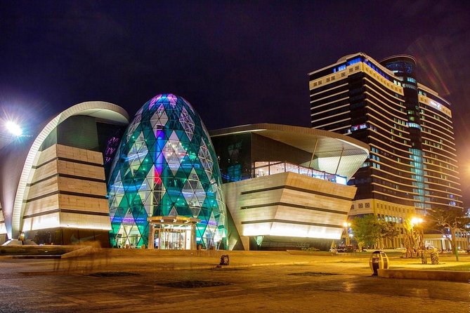 Baku Lights: the Night Tour illuminated by Baku lights - From the National Boulevard to Little Venice
