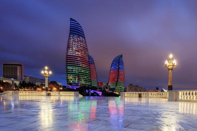 Baku Lights: the Night Tour illuminated by Baku lights - What the guide and vehicle can change