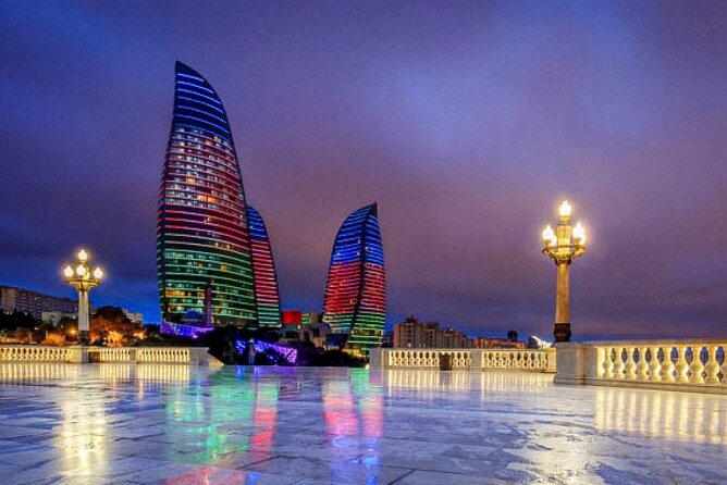 Baku Night City Tour Discover the Magic of Illuminated Landmarks - Guides, language, and the feel of the outing