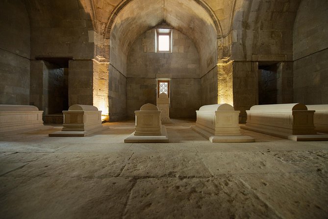Baku old city tour - House of the Baku Khans and a vanished court