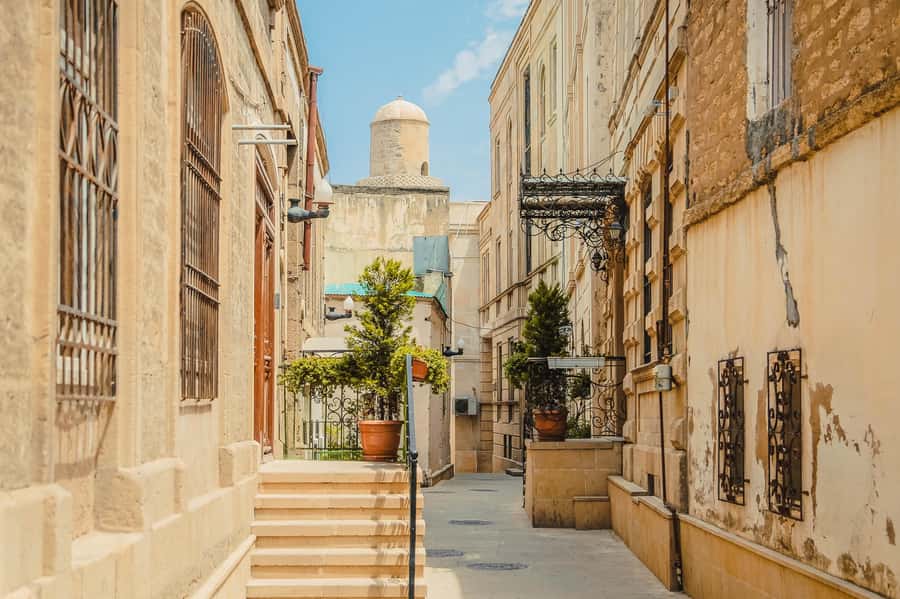 Baku Old Town Walking Tour - City walls, towers, and Baku’s defenses