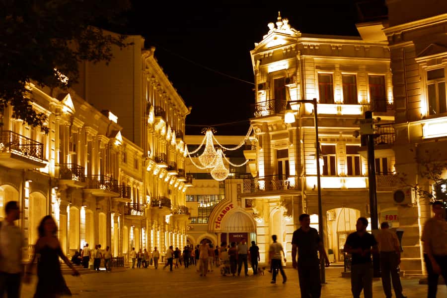 Baku Panoramic Night Tour - Why a private Baku night tour makes sense