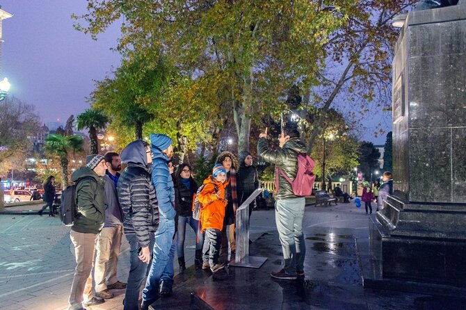 Baku Soviet Architecutre Gudied Walking Tour - Fountain Square begins the city story