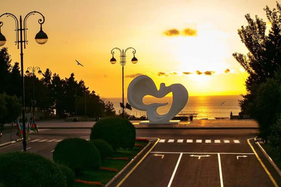 Baku: Sumgait City, Pink Lake & Vibrant Green Bazar Visit - Five Finger Mountain and the Price of the View