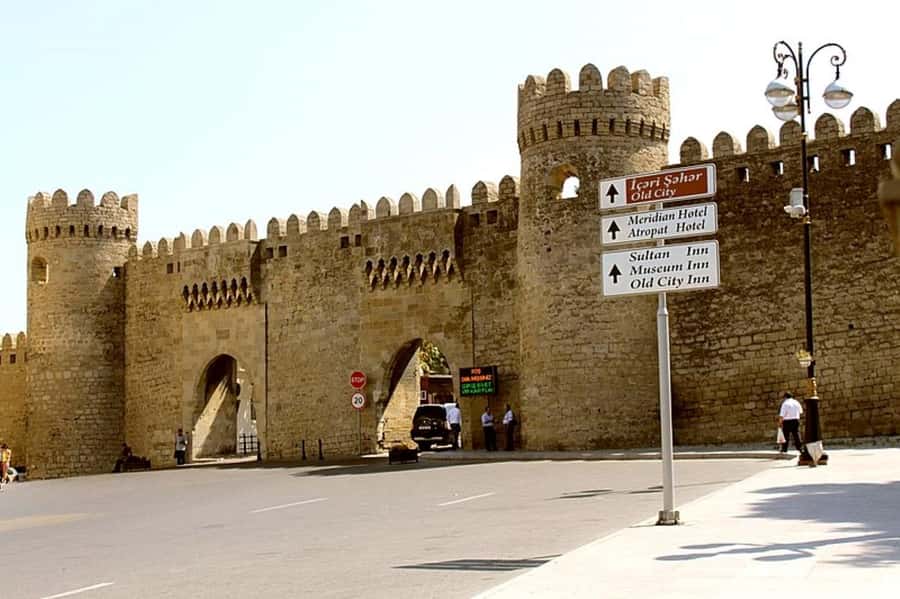 Baku: The Best 5 Sightseeing Spots Gobustan + Old City Tour - Yanar Dag shows Azerbaijan’s famous natural fire