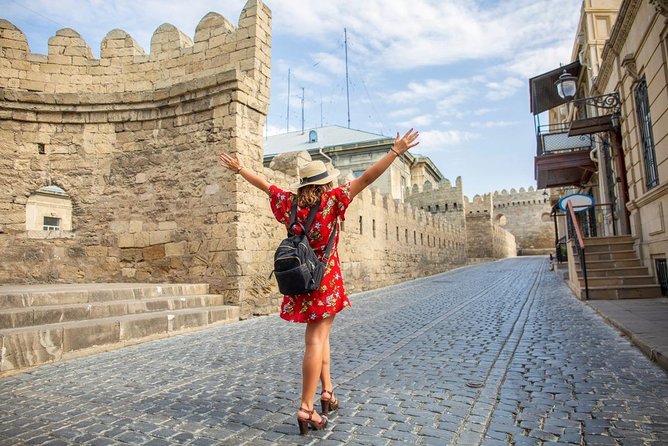 BAKU WALKING tour with the best STREET FOOD and DRINK tasting - Continuing toward the walled Old Town