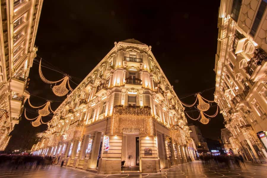 Become a Baku resident in a day - Bibi-Heybat Mosque adds a quieter historical note