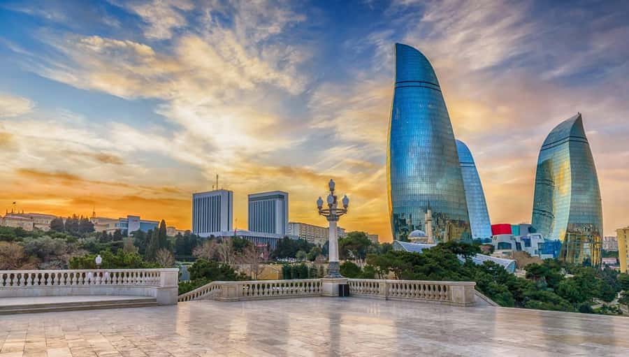 Best of Baku: 4-Hour City Tour Historic and Modern Landmarks - Why this four-hour route works for a first look at Baku