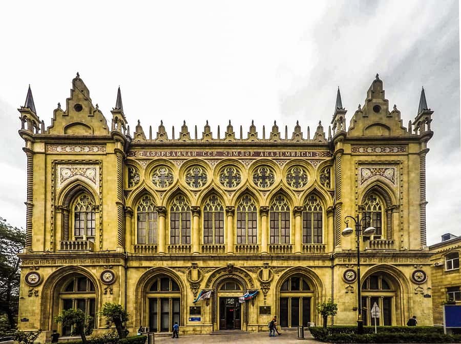 Best of Baku: 4-Hour City Tour Historic and Modern Landmarks - Highland Park, Flame Towers, and the city from above