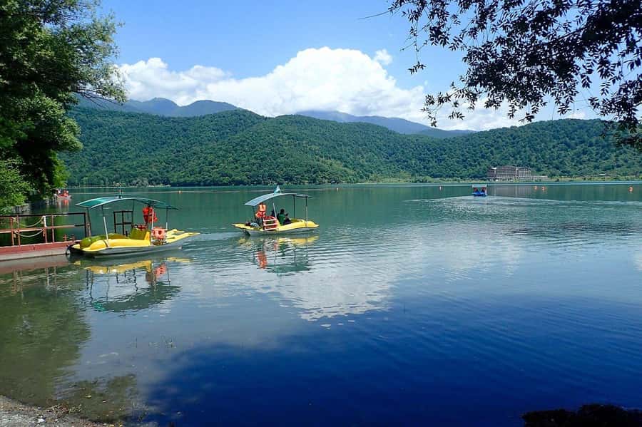 From Baku: Gabala Cable Car, Nohur Lake & Juma Mosque Trip - Nohur Lake, lunch, and the optional boat ride