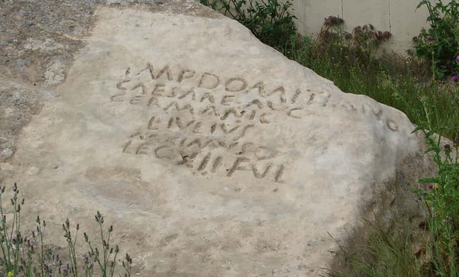 From Baku: Gobustan, Mud Volcanoes & Mosque Private Tour - Bibi-Heybat Mosque and a complicated modern past