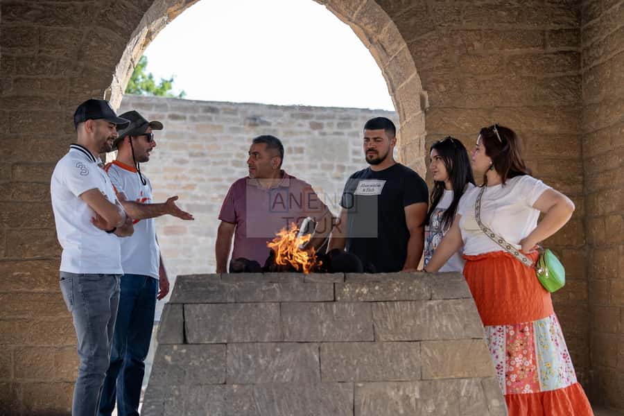 From Bakü: Sightseeing - Ateshgah - Yanardag - Gobustan - Yanardag, where the ground burns