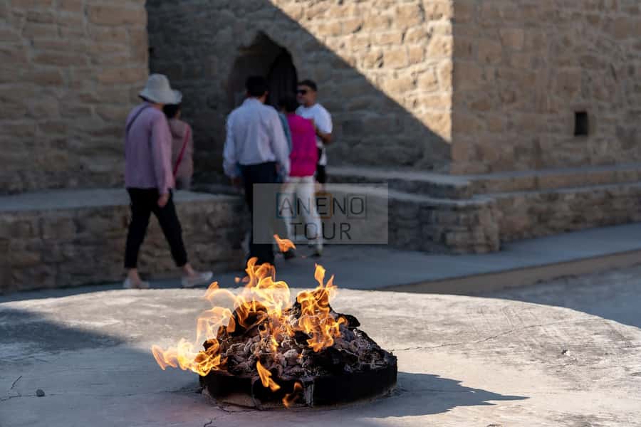 From Bakü: Sightseeing - Ateshgah - Yanardag - Gobustan - Gobustan’s mud volcanoes, the day’s wild card