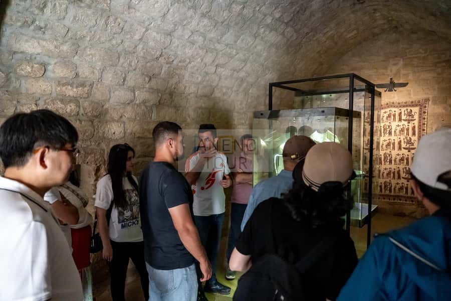 From Bakü: Sightseeing - Ateshgah - Yanardag - Gobustan - The guide can shape the whole experience