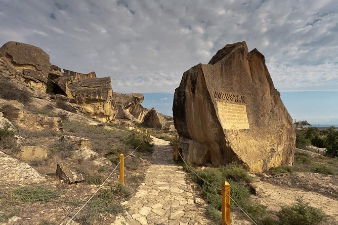Full Day Trip in Baku (Gobustan & Absheron) - Bibi-Heybat Mosque: a brief but meaningful pause