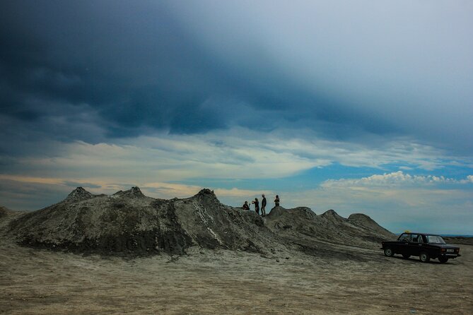 Gobustan and Mud volcanoes PRIVATE TOUR - Guide quality can shape the whole outing