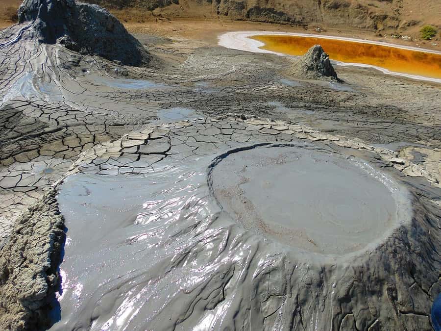 Gobustan, Mud Volcano, Burning Land and Fire Temple Tour - Ateshgah Fire Temple and the power of flame