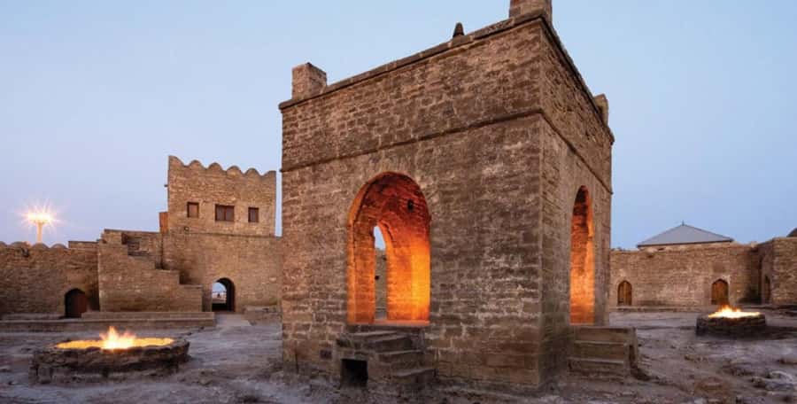 Half Day Ateshgah Fire Temple and Yanardag Private Tour - Ateshgah Fire Temple and its many traditions