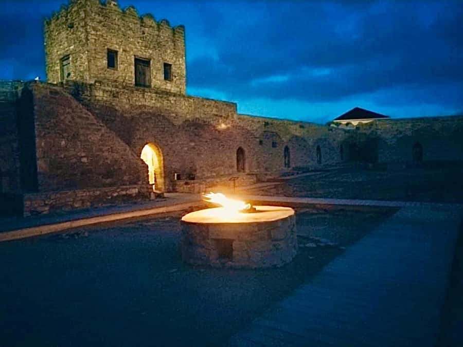 Half Day Ateshgah Fire Temple and Yanardag Private Tour - The drive across the Absheron Peninsula