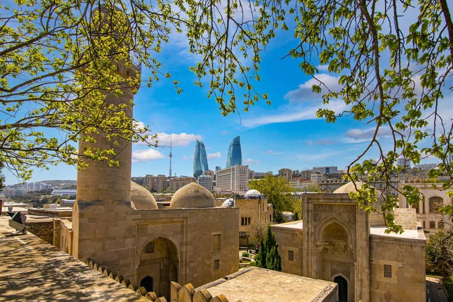 Heartbeat of Baku: Old & Modern City Walk (Group or Private) - Why This Baku Walk Works Well As a First Introduction