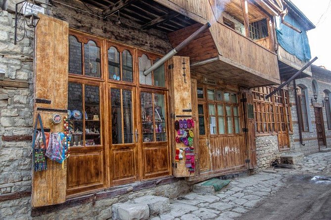 Lahij - village of masters - Entering the old streets of Lahij