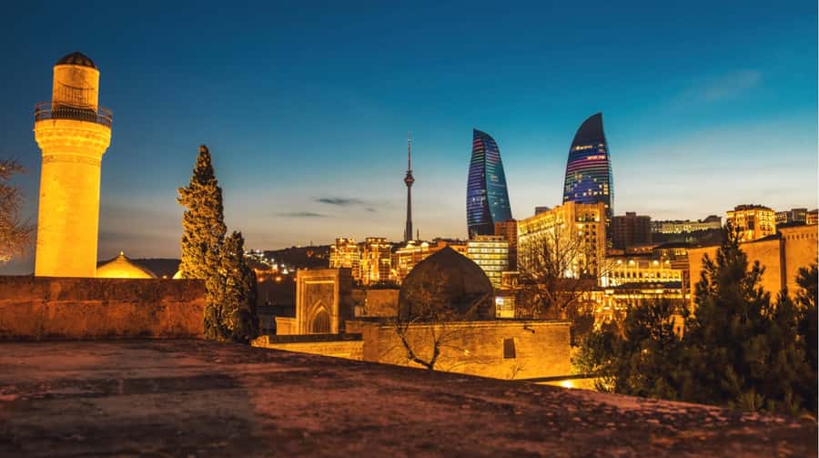 Old and Modern Baku City Tour - Baku Boulevard: a short taste of the Caspian