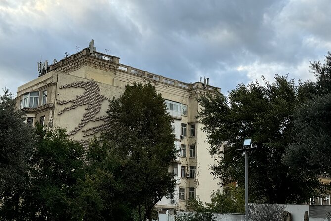 Old City tour - The Palace of the Shirvanshahs takes the central hour